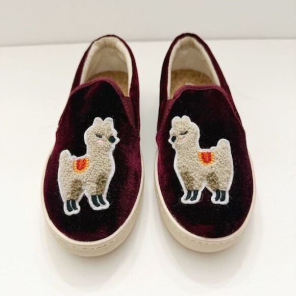 Soludos Anthropologie Velvet Llama Slip-on Sneakers in Burgundy Women's 6 NWOB - Picture 4 of 8